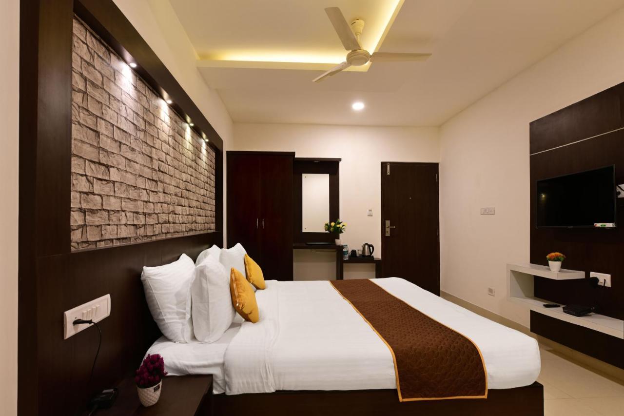 Hotel Bv Colours By Rivido, Begur Main Road Bangalore Exteriör bild