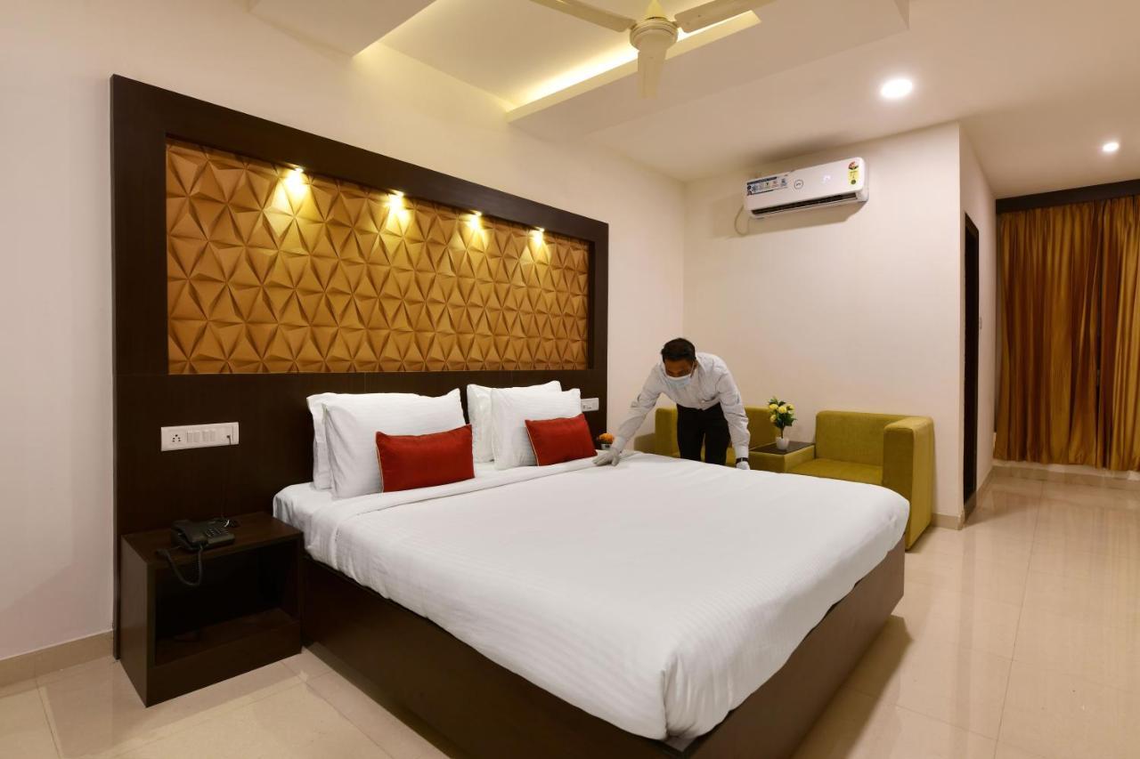 Hotel Bv Colours By Rivido, Begur Main Road Bangalore Exteriör bild